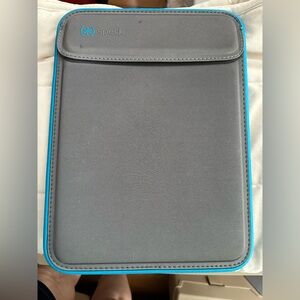 Speck 13” iPad Protector Sleeve